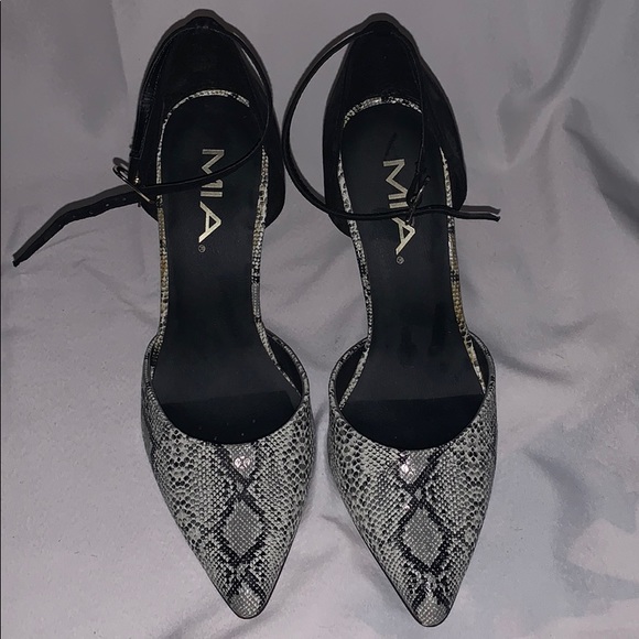 Black & snake skin pointed MIA heels size 7 - Picture 2 of 4